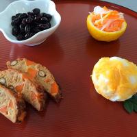 おせち料理ー松風焼き風ミートローフ、岩石卵、紅白なます。